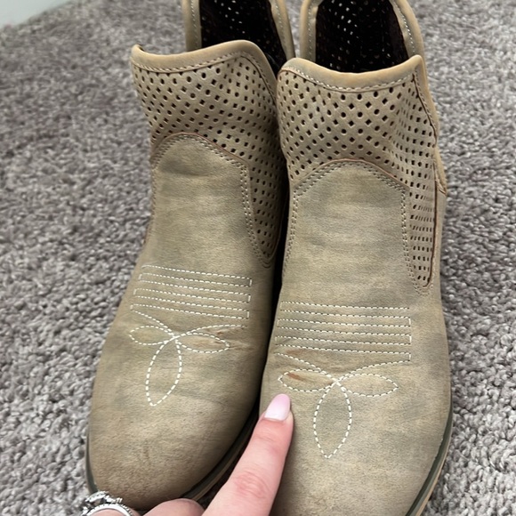 Natural Reflections Reena Ankle Boots in Khaki Taupe - Picture 5 of 6